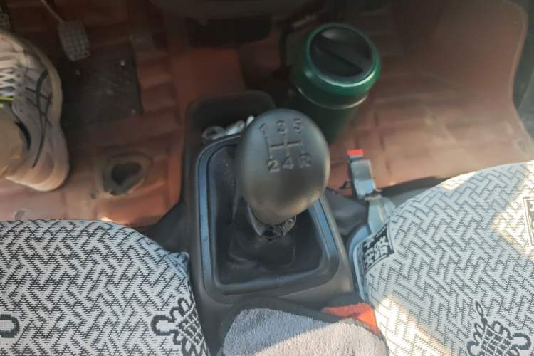 Used Wuling Rongguang S 2022 1.2L Standard Model Window-Sealed Car with Air Conditioning 2 Seats LSI Gear Lever