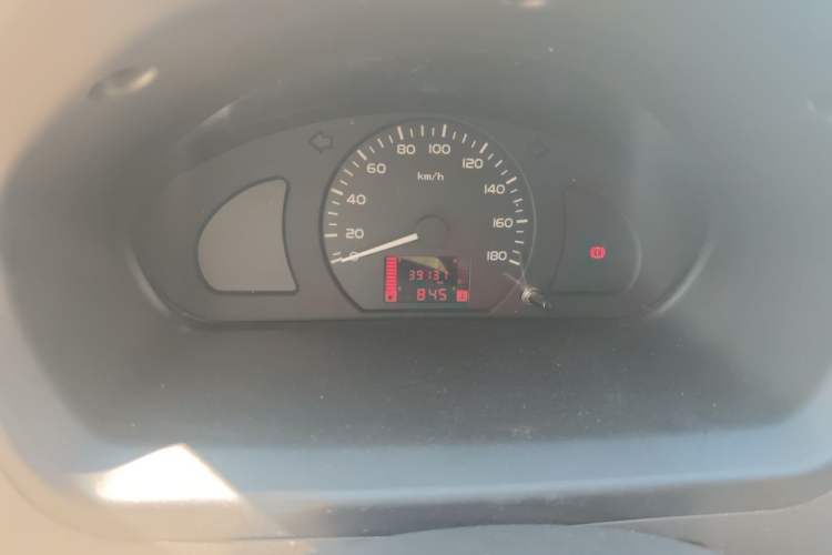 Used Wuling Rongguang S 2022 1.2L Standard Model Window-Sealed Car with Air Conditioning 2 Seats LSI Instrument Cluster