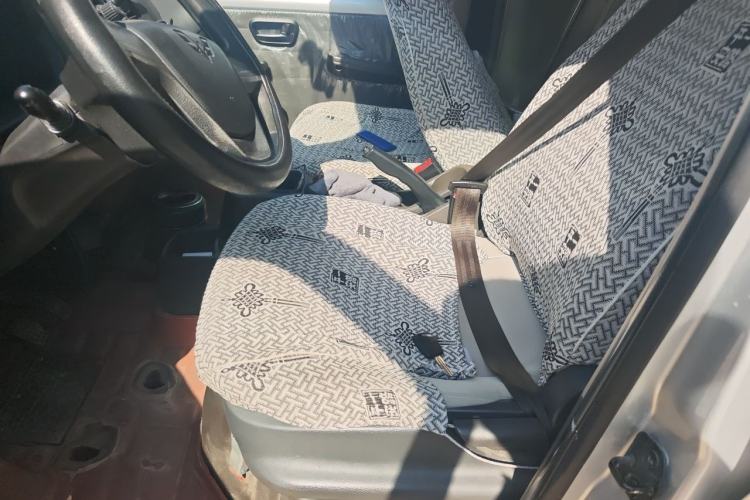 Used Wuling Rongguang S 2022 1.2L Standard Model Window-Sealed Car with Air Conditioning 2 Seats LSI Left Front Seat