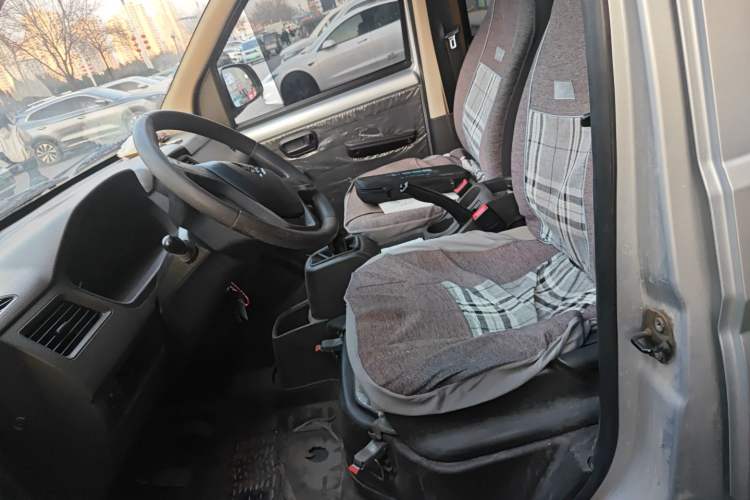 Used Wuling Rongguang S 2022 1.2L Base Model Window-Sealed 5-Seat LSI Car Left Front Seat