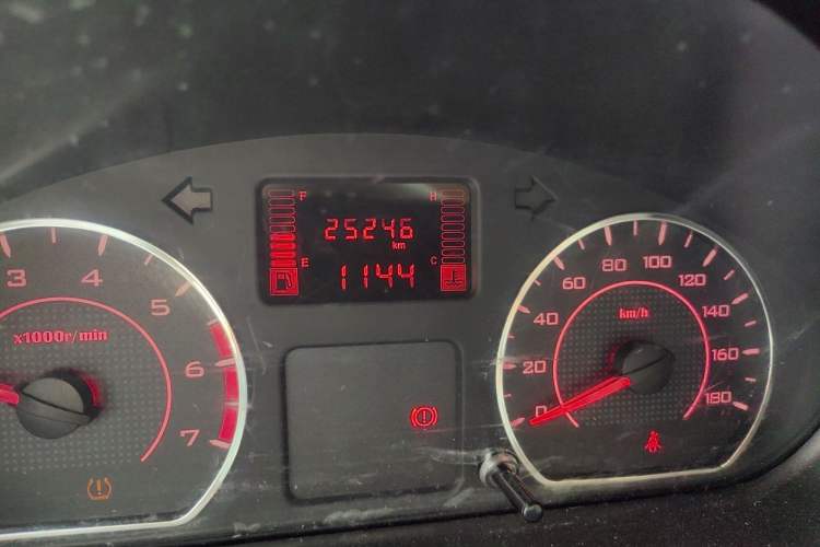 Used Wuling Rongguang S 2022 1.2L Base Version 5-Seater LSI Odometer Close Up