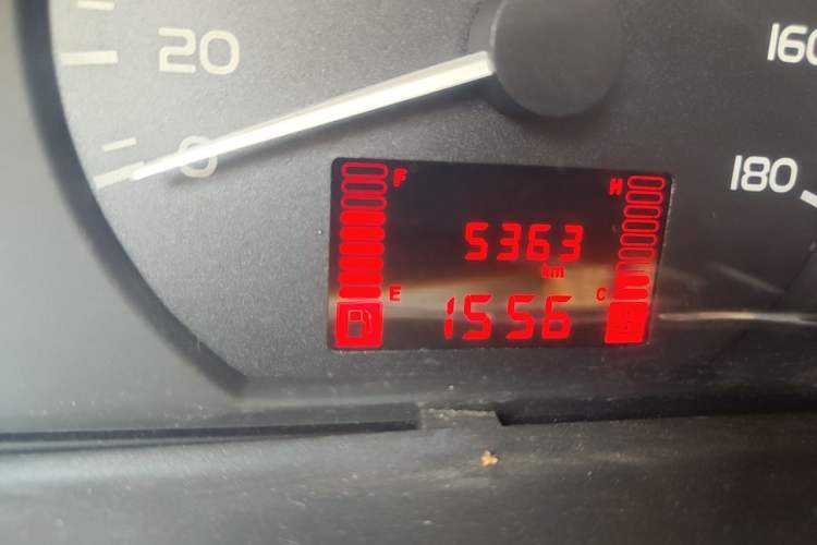 Used Wuling Rongguang S 2022 1.2L Basic Edition Enclosed-Window Vehicle 2 Seats LSI Odometer Close Up