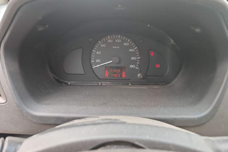Used Wuling Rongguang S 2022 1.2L Standard Model Window-Sealed Car with Air Conditioning 2 Seats LSI Odometer Close Up