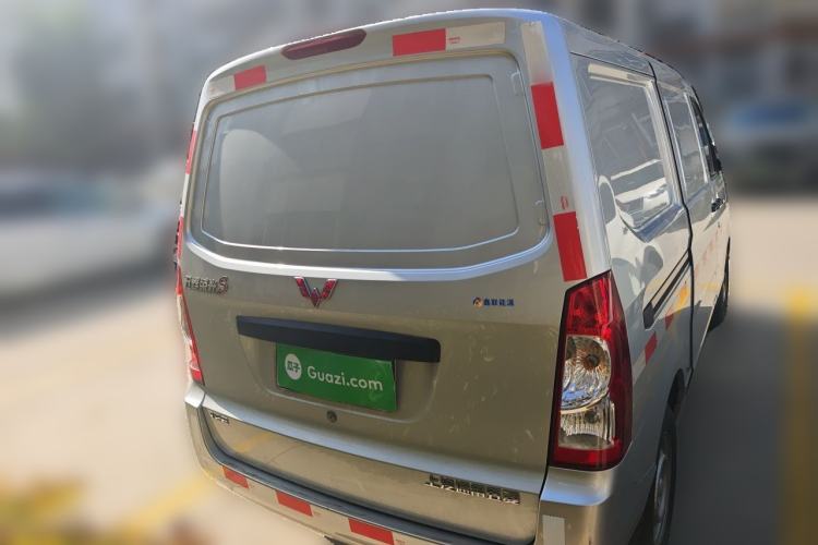 Used Wuling Rongguang S 2022 1.2L Standard Model Window-Sealed Car with Air Conditioning 2 Seats LSI Rear