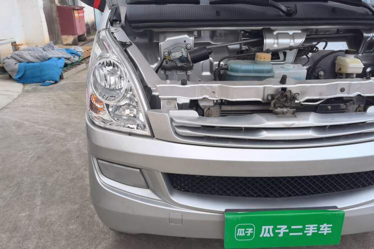 Used Wuling Rongguang S 2022 1.2L Base Model 7-Seater LSI Right Front Headlight