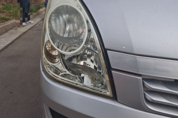 Used Wuling Rongguang S 2022 1.2L Standard Model Window-Sealed Car with Air Conditioning 2 Seats LSI Right Front Headlight