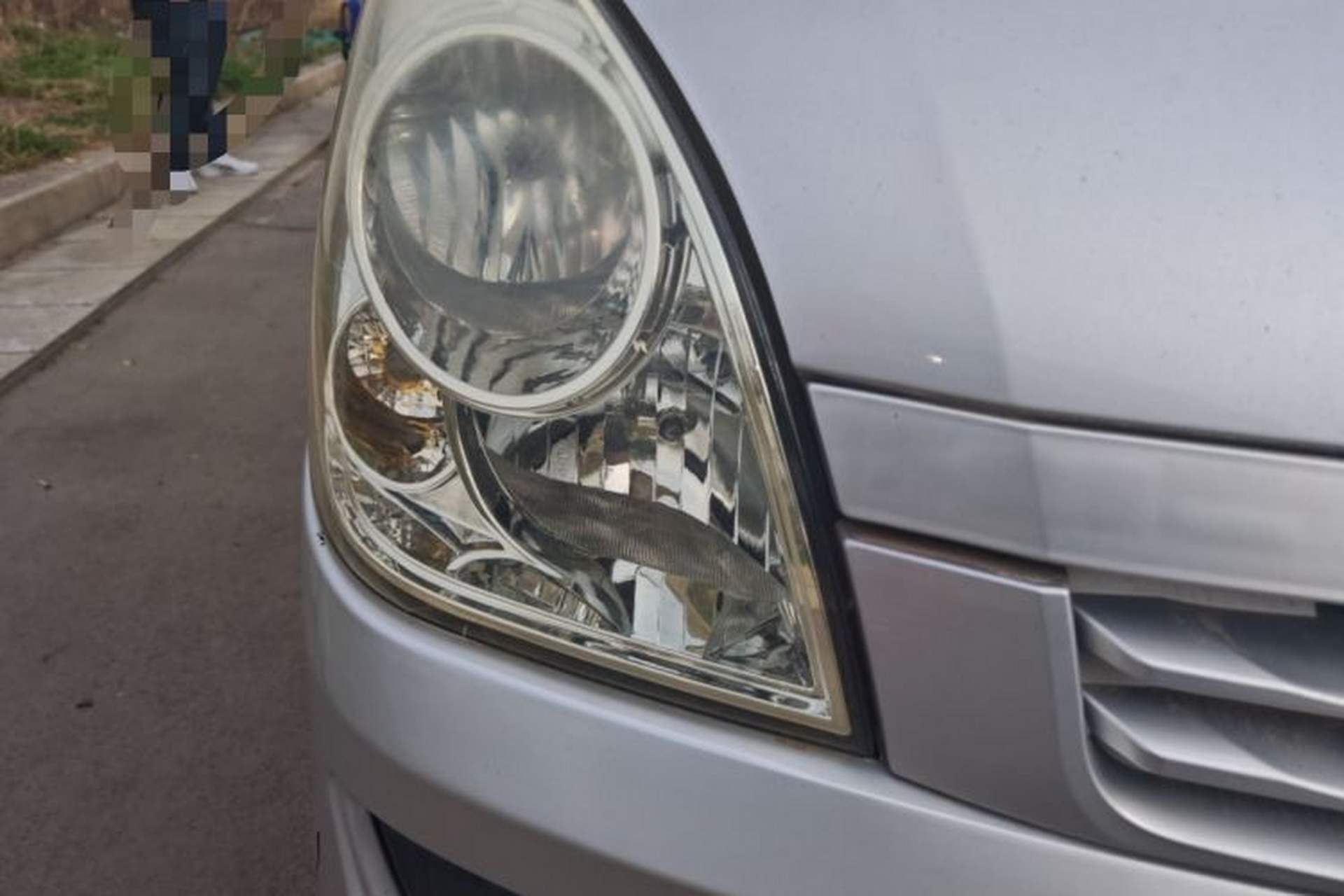 Used Wuling Rongguang S 2022 1.2L Standard Model Window-Sealed Car with Air Conditioning 2 Seats LSI Right Front Headlight