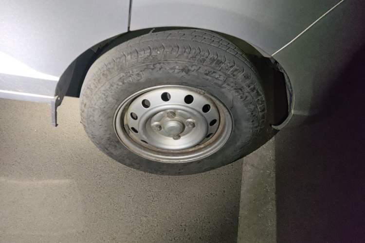 Used Wuling Rongguang S 2022 1.2L Base Version 5-Seater LSI Right Front Wheel Hub