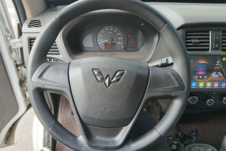 Used Wuling Rongguang S 2022 1.2L Basic Edition Enclosed-Window Vehicle 2 Seats LSI Steering Wheel