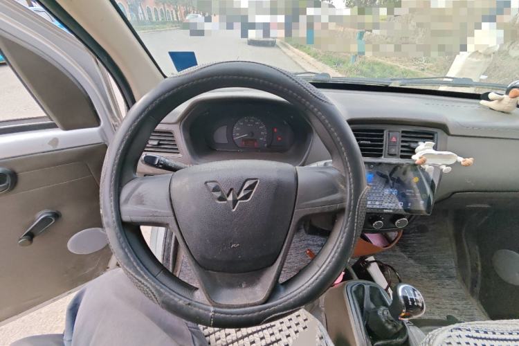 Used Wuling Rongguang S 2022 1.2L Standard Model Window-Sealed Car with Air Conditioning 2 Seats LSI Steering Wheel