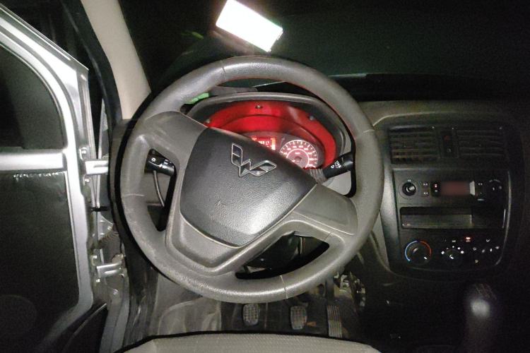 Used Wuling Rongguang S 2022 1.2L Base Version 5-Seater LSI Steering Wheel