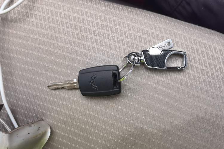Used Wuling Rongguang S 2022 1.2L Base Model 7-Seater LSI Vehicle Key