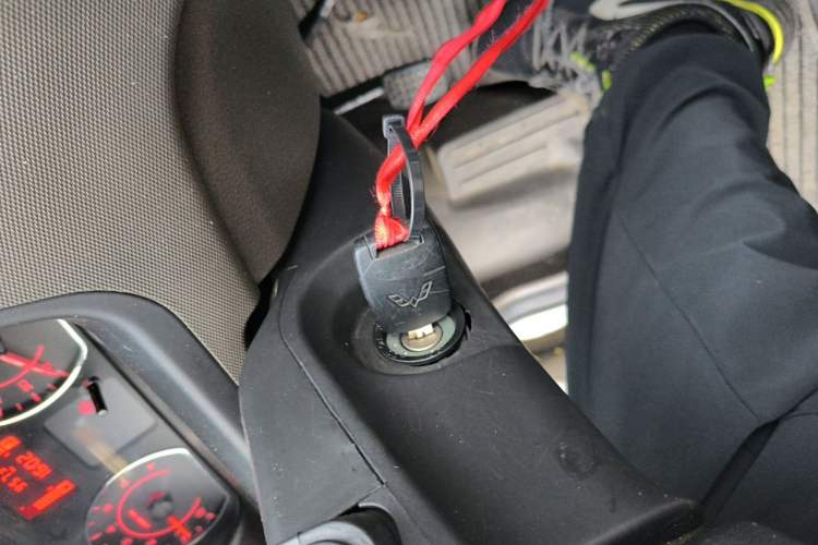 Used Wuling Rongguang S 2022 1.2L Base Model 7-Seater LSI Vehicle Key