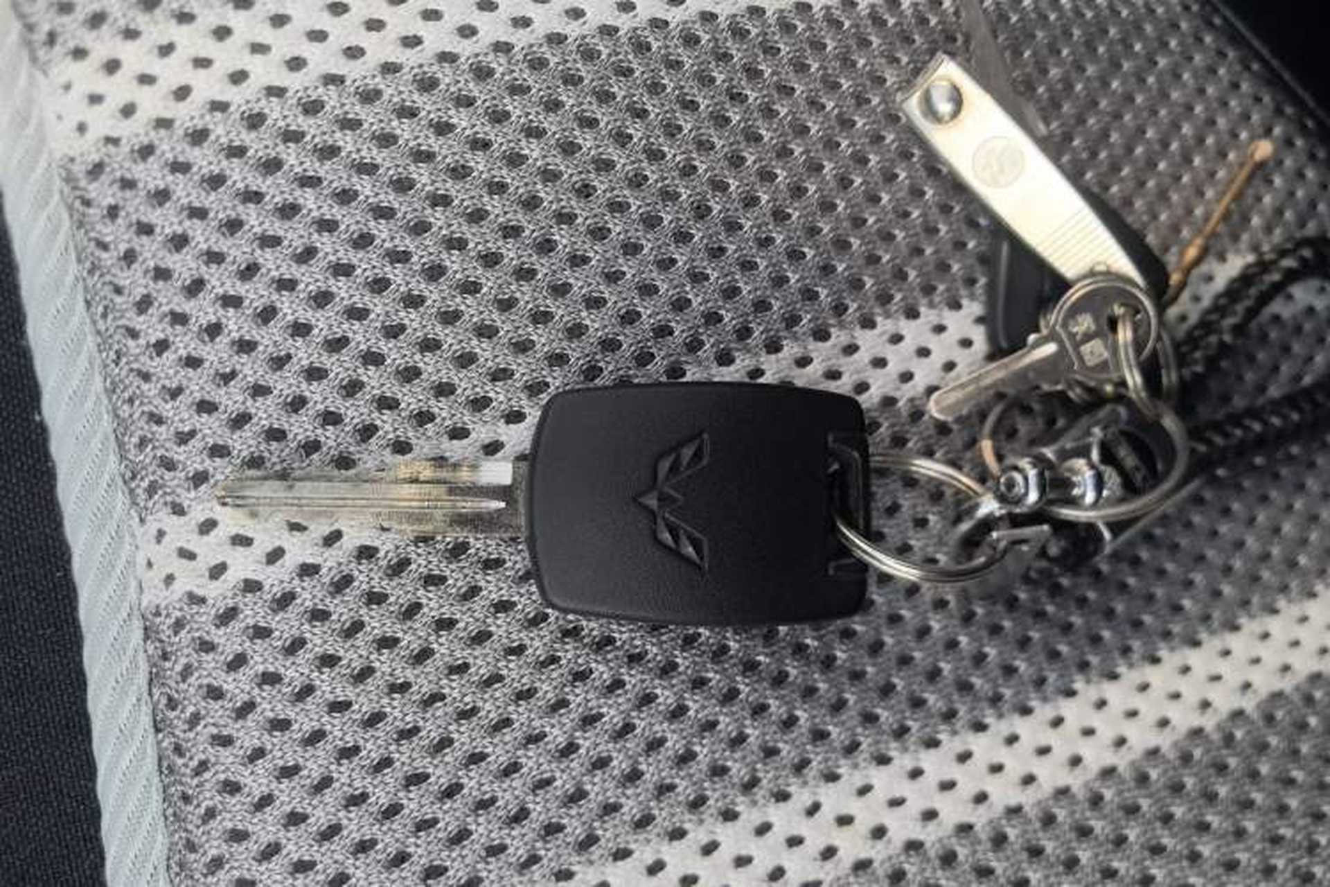 Used Wuling Rongguang S 2022 1.2L Base Version 5-Seater LSI Vehicle Key