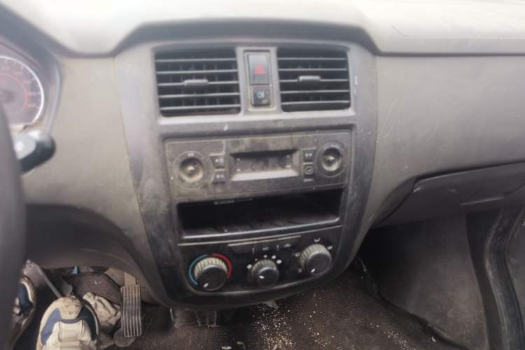 Used Wuling Rongguang S 2022 1.2L Base Version 5-Seater LSI Audio And AC Panel