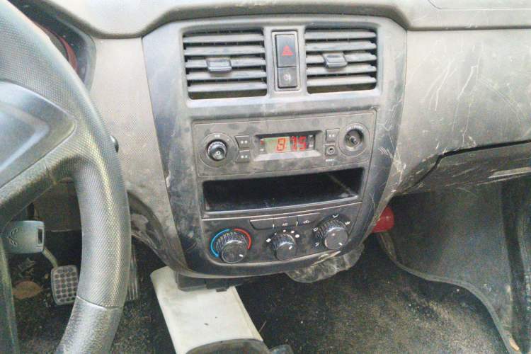 Used Wuling Rongguang S 2022 1.2L Base Version 5-Seater LSI Audio And AC Panel
