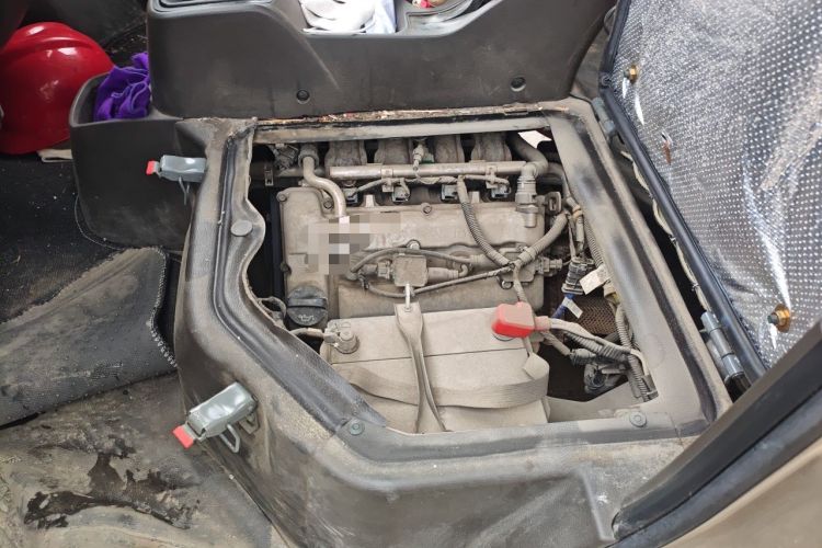 Used Wuling Rongguang S 2022 1.2L Base Model 7-Seater LSI Engine Bay