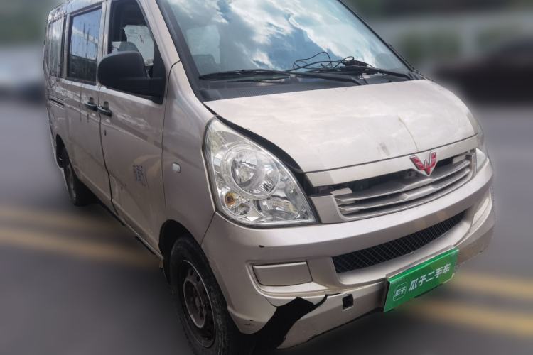 Used Wuling Rongguang S 2022 1.2L Base Version 5-Seater LSI Front Right 45 Deg