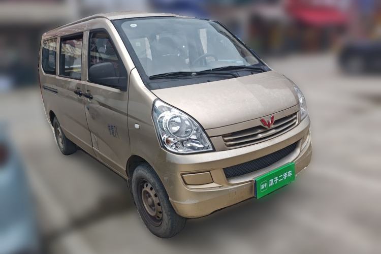 Used Wuling Rongguang S 2022 1.2L Base Model 7-Seater LSI Front Right 45 Deg