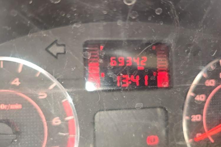 Used Wuling Rongguang S 2022 1.2L Base Model 7-Seater LSI Odometer Close Up