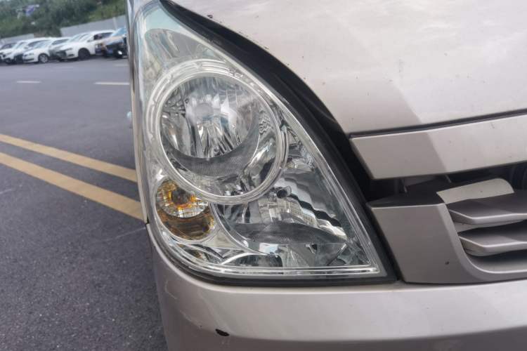Used Wuling Rongguang S 2022 1.2L Base Version 5-Seater LSI Right Front Headlight