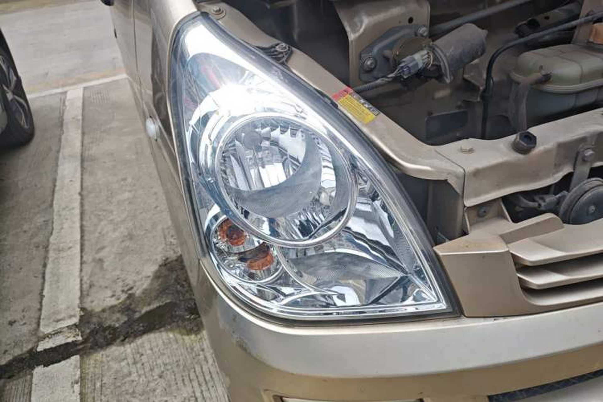 Used Wuling Rongguang S 2022 1.2L Base Model 7-Seater LSI Right Front Headlight