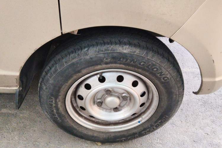 Used Wuling Rongguang S 2022 1.2L Base Version 5-Seater LSI Right Front Wheel Hub