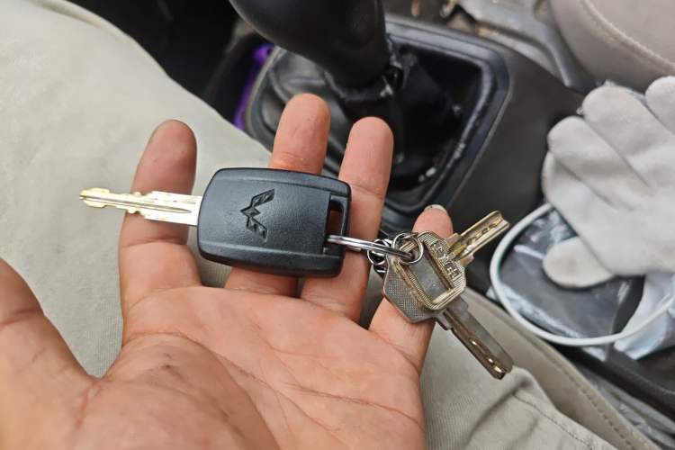 Used Wuling Rongguang S 2022 1.2L Base Model 7-Seater LSI Vehicle Key