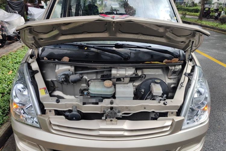 Used Wuling Rongguang S 2023 1.5L Base Version 5/7 Seats Engine Bay