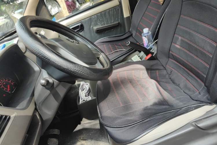 Used Wuling Rongguang S 2023 1.5L Base Version 5/7 Seats Left Front Seat