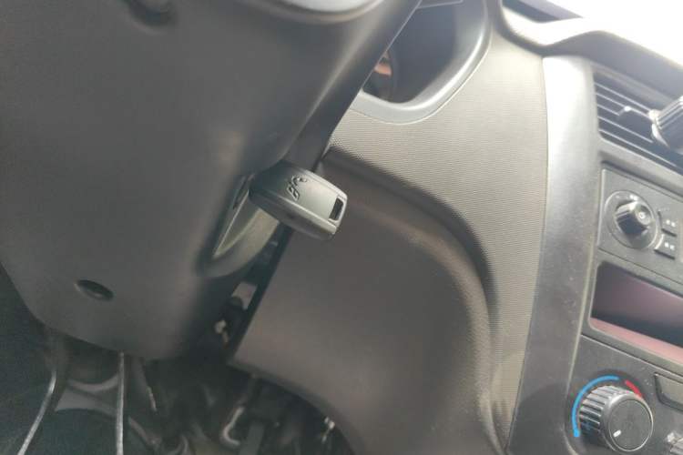 Used Wuling Rongguang S 2023 1.5L Base Version 5/7 Seats Vehicle Key