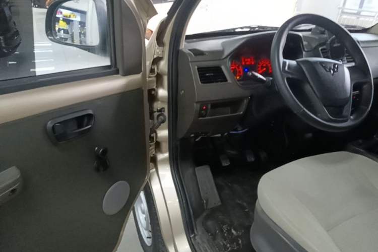 Used Wuling Rongguang S 2023 1.5L Base Version 5/7 Seats Driver Seat