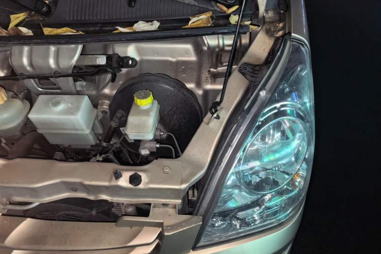 Used Wuling Rongguang S 2023 1.5L Base Version 5/7 Seats Engine Bay Left