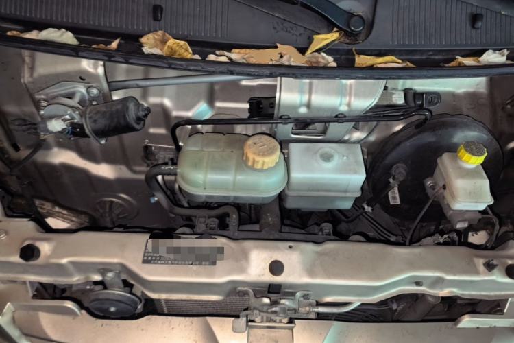 Used Wuling Rongguang S 2023 1.5L Base Version 5/7 Seats Engine Bay