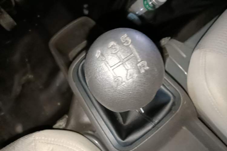 Used Wuling Rongguang S 2023 1.5L Base Version 5/7 Seats Gear Lever