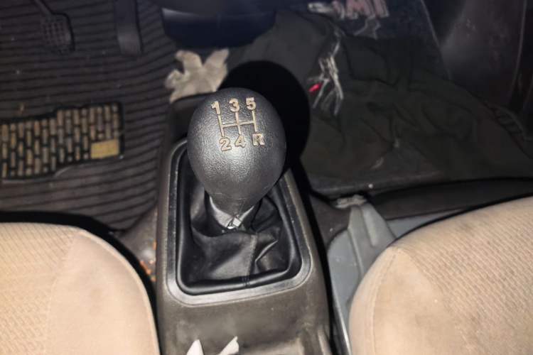 Used Wuling Rongguang S 2023 1.5L Base Version 5/7 Seats Gear Lever
