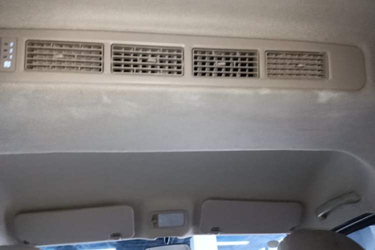 Used Wuling Rongguang S 2023 1.5L Base Version 5/7 Seats Headliner