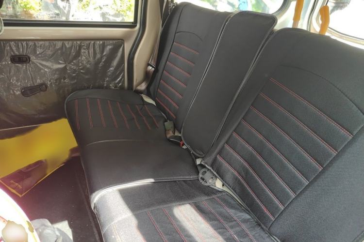 Used Wuling Rongguang S 2023 1.5L Base Version 5/7 Seats Interior 4