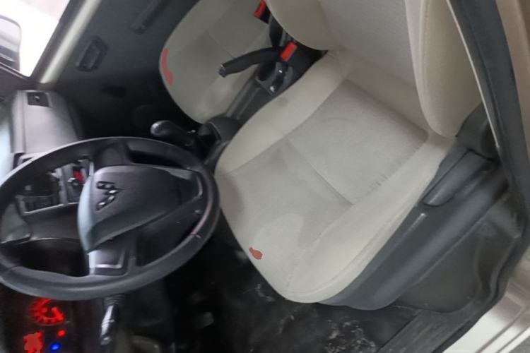 Used Wuling Rongguang S 2023 1.5L Base Version 5/7 Seats Left Front Seat