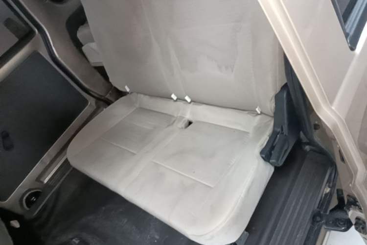 Used Wuling Rongguang S 2023 1.5L Base Version 5/7 Seats Left Rear Seat