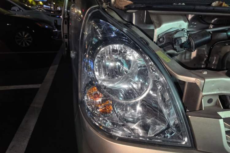Used Wuling Rongguang S 2023 1.5L Base Version 5/7 Seats Right Front Headlight