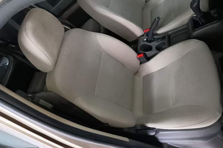 Used Wuling Rongguang S 2023 1.5L Base Version 5/7 Seats Right Front Seat