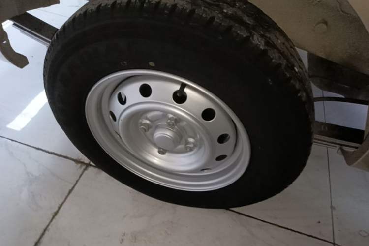 Used Wuling Rongguang S 2023 1.5L Base Version 5/7 Seats Right Rear Wheel Hub