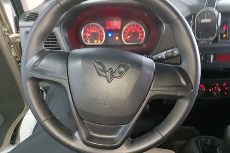 Used Wuling Rongguang S 2023 1.5L Base Version 5/7 Seats Steering Wheel