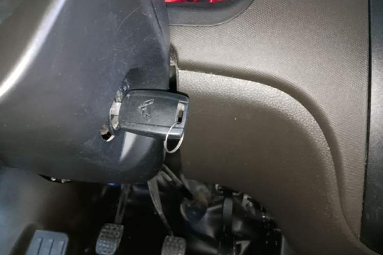 Used Wuling Rongguang S 2023 1.5L Base Version 5/7 Seats Vehicle Key