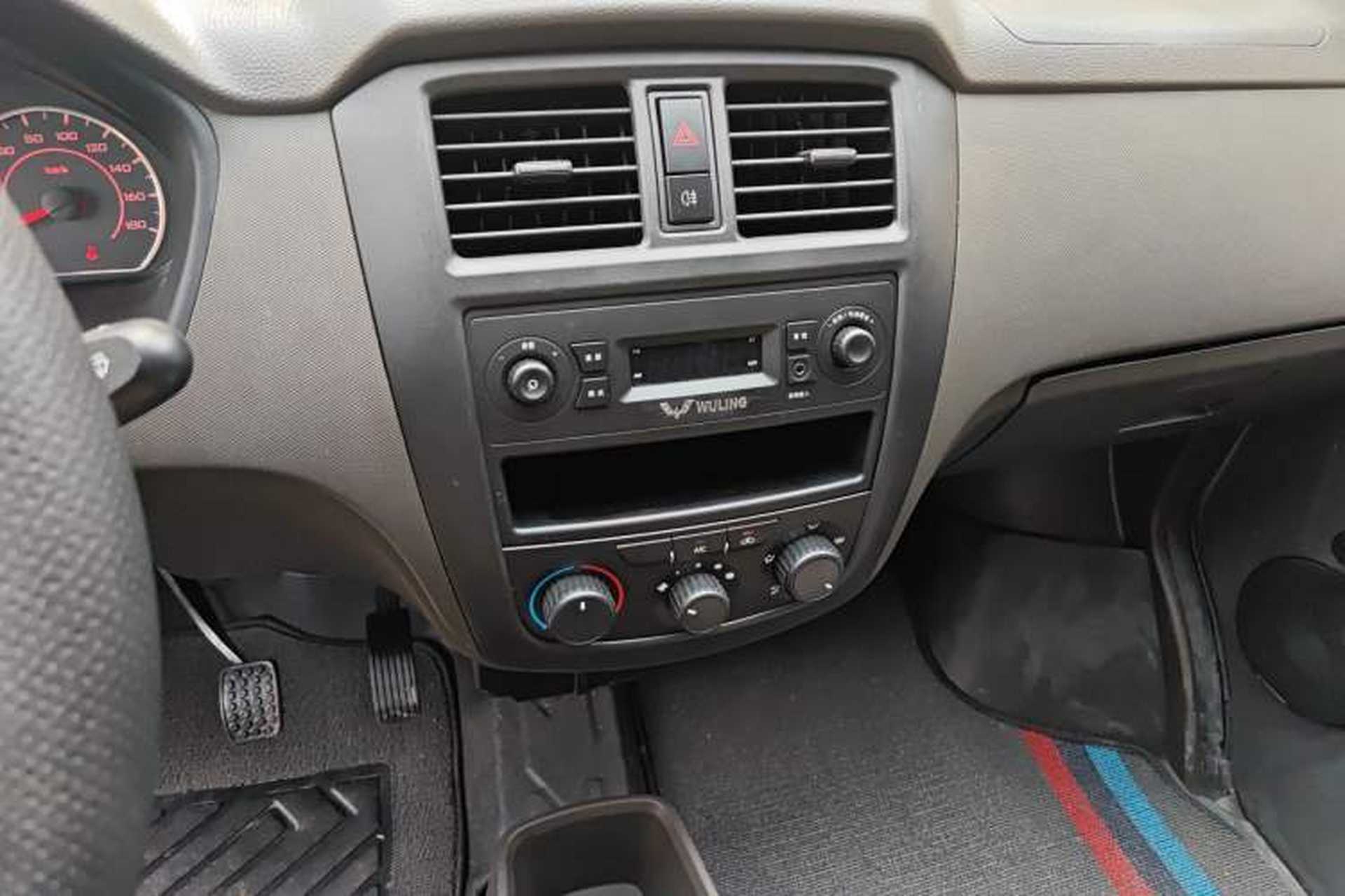 Used Wuling Rongguang S 2023 1.5L Base Version 5/7 Seats Audio And AC Panel