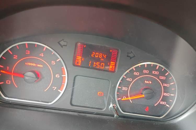 Used Wuling Rongguang S 2023 1.5L Base Version 5/7 Seats Odometer Close Up
