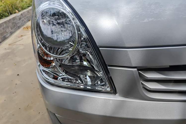 Used Wuling Rongguang S 2023 1.5L Base Version 5/7 Seats Right Front Headlight