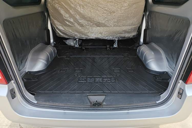 Used Wuling Rongguang S 2023 1.5L Base Version 5/7 Seats Trunk