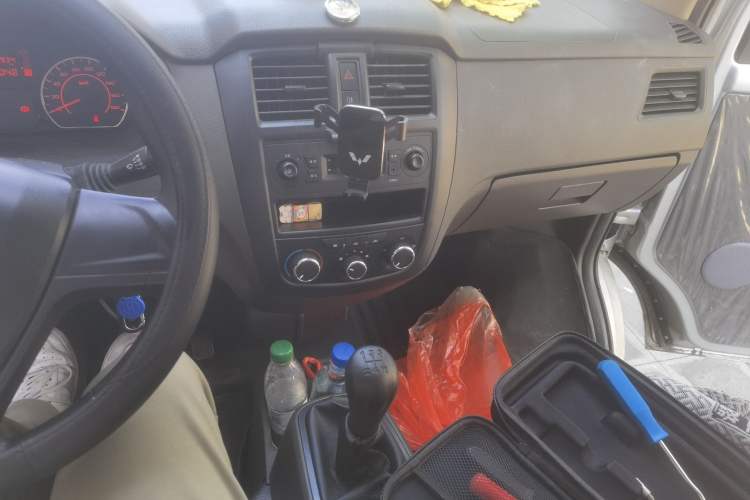 Used Wuling Rongguang S 2023 1.5L Base Version 5/7 Seats Audio And AC Panel